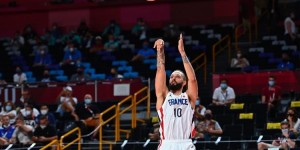 【大发扑克】队记：绿军有一份7、8人的自由球员目标名单 包括米尔斯