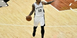 【大发扑克】美记：快船和马刺仍有意签德罗赞 但马刺不愿给高于市场价的合同