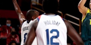 【大发扑克】霍勒迪和米德尔顿17天前NBA夺冠 今天代表美国拿到奥运金牌