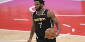 【大发扑克】队记：快船将用迷你中产特例签温斯洛 球员合同第二年无选项