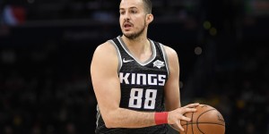 【大发扑克】今日美国：有5支球队考虑用中产签约别利察 但他想要加盟勇士