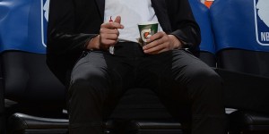 【大发扑克】专家：克莱先伤膝韧带后伤跟腱是不幸中的万幸 反之会更糟糕