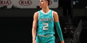 【大发扑克】库兹马谈三球时尚品味：他在夏洛特 但他有项链法拉利和兰博基尼