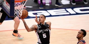 【大发扑克】马刺全队2K值：穆雷最高82 凯尔登-约翰逊80 赛迪斯-杨79