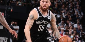 【大发扑克】迈克-詹姆斯：现在没球可打没什么丢人的 很多球员都在等待机会