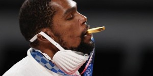 【大发扑克】体育画报新赛季Top10：杜兰特第一字母哥第二 詹3库4登7