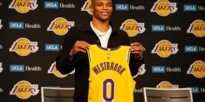 【大发扑克】喜欢湖人今夏的引援吗？奥尼尔：是的 他们年纪大了点但我不担心