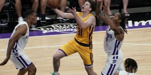 【大发扑克】Shams：湖人计划与落选秀奥斯汀-里夫斯签下一份2年合同