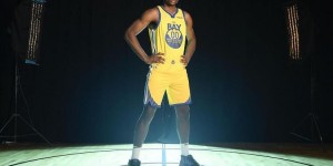 【大发扑克】库明加：跟库里成为队友很疯狂 因为之前我都是在2K里玩儿他