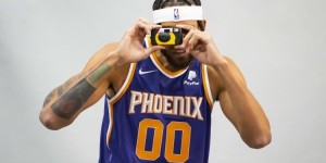 【大发扑克】麦基晒定妆照：我变得越来越好 就像是美酒一样！