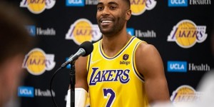 【大发扑克】?直击媒体日湖人篇：老詹喜笑颜开 全队精神抖擞开启新赛季