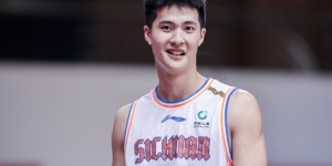 【大发扑克】抢断亮眼！朱松玮新赛季首秀贡献16分9板5断1帽