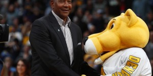 <?php the_title(); ?>