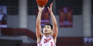 【大发扑克】神射手！赵泰隆三分6中5轰下全队最高22分