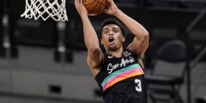 【大发扑克】表现亮眼！凯尔登-约翰逊贡献27分4篮板3抢断 得分全队最高