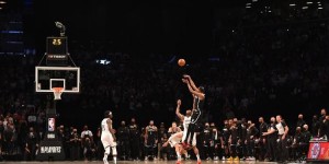 【大发扑克】总经理调查之投关键球之人：杜兰特获得41%选票 库里24%