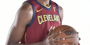 【大发扑克】【今日菜鸟观察】六号秀基迪18+10两双率队击败湖人