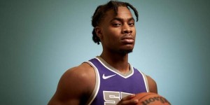 【大发扑克】福克斯：戴维恩-米切尔的防守跟贝弗利&斯玛特&霍勒迪一个级别