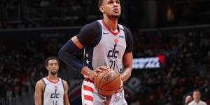 【大发扑克】奇才官方：球队与丹尼尔-加福德签下一份多年的提前续约合同