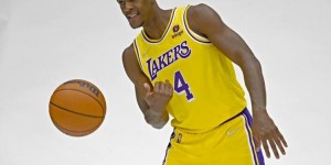 【大发扑克】卧龙凤雏！浓眉14+12正负值-22 隆多0分正负值-30