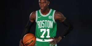 【大发扑克】乌度卡：施罗德在训练中摔了下导致受伤 同时上两名大个不是问题