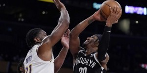 【大发扑克】篮网官方：球队将大卫-杜克的训练营合同转为双向合同