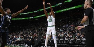 【大发扑克】霍福德：作为一个竞争者当然希望首发 我仍能为球队做贡献