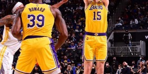 【大发扑克】詹姆斯谈里夫斯：他拥有投篮和传球能力 球商高打球很拼