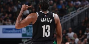 【大发扑克】哈登：我们离上限还差得远 雄鹿配得上总冠军