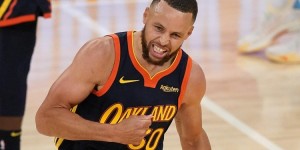 【大发扑克】库里生涯首次单场至少50分10助攻 NBA历史最老50+10