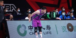 【大发扑克】两分很稳三分失准 丁彦雨航17投7中得到21分9篮板5助攻