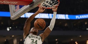 【大发扑克】无奈输球！字母哥罚球11中9 得到25分7篮板4助攻