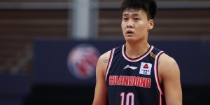 【大发扑克】4中4！赵睿得到10分6篮板12助攻 但另有9次失误