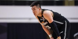 【大发扑克】郭艾伦赛季至今出场3次 场均砍下31分9.7助攻&三分15中11