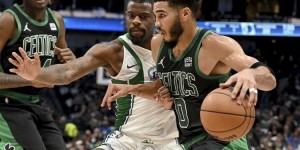 【大发扑克】状态回暖！塔图姆三分8中6砍下32分11板 第三节单节独得13分