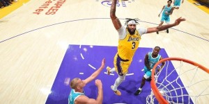 【大发扑克】无限开火！戴维斯25投13中砍下32分12板4助3断5帽