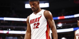 【大发扑克】斯波谈巴特勒：这就是精英级别的攻防一体的球员的表现！