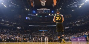 【大发扑克】库里何时回首发？科尔：不会太久 这取决于他能打多长时间