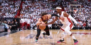 【大发扑克】强度拉满！老鹰队首节被防到17中3 全部17分中有10分是罚球