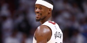 【大发扑克】历史首人！巴特勒季后赛单场拿下45分5板5助且0失误0犯规