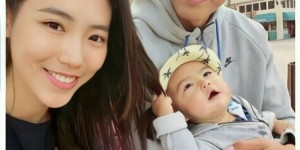 【大发扑克】易建联中文网微博晒照：母亲节快乐～???