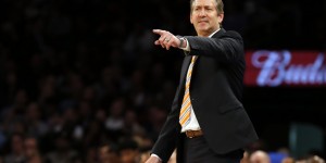 【大发扑克】媒体人：尼克斯前主帅霍纳塞克下赛季不会再担任火箭助教