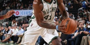 【大发扑克】字母哥哥：感谢球迷们在这个不可思议的赛季的陪伴！??