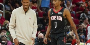 【大发扑克】塞拉斯：杰伦-格林得变得更强壮 他对自己期望很高 第二年会更难