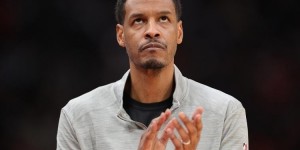 【大发扑克】对球队拥有3号和17号签怎么看？塞拉斯：天赋球员的到来令人兴奋