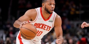 【大发扑克】火箭队记：埃里克-戈登目前一直在球馆训练 成为了年轻球员榜样