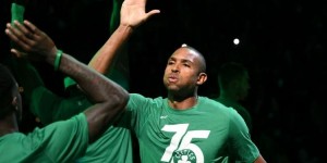 【大发扑克】绿军官方：霍福德解除健康与安全协议 可出战今日对阵热火G2