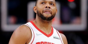 【大发扑克】雷迪克：太阳本该交易来圆脸登 他们需要第三个创造投篮机会的人