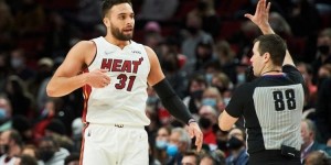 【大发扑克】斯特鲁斯：季后赛是一种磨砺 这是一种完全不同的篮球