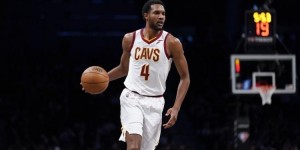 【大发扑克】球队未来！莫布里入选最佳新秀一阵 队史自2000年以来第4位！